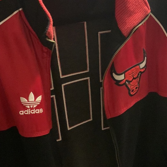 Chicago Bulls Adidas Championship Sweater - Picture 2 of 4